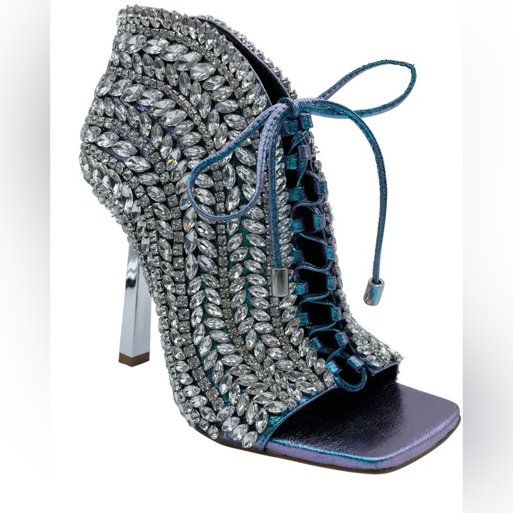 Azalea Wang heels